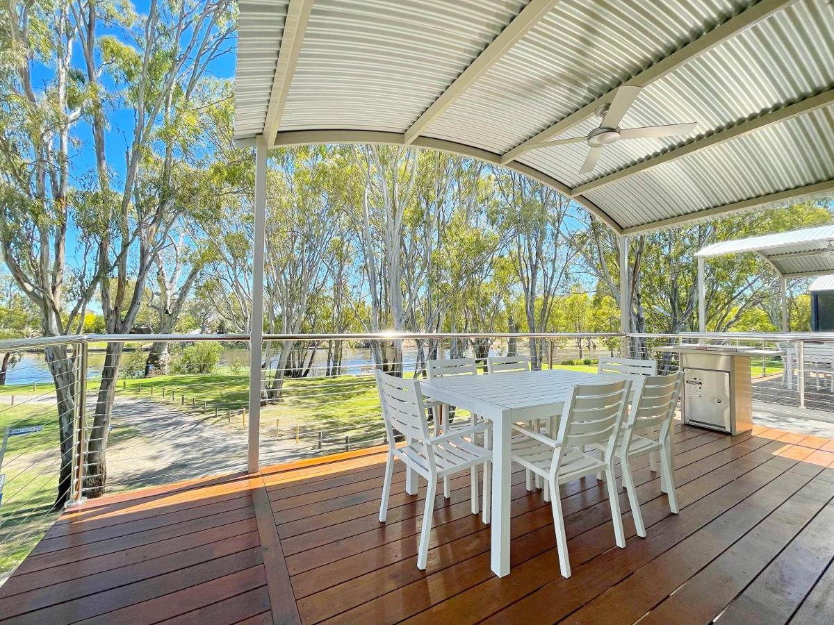 Big4 Deniliquin Holiday Park Bagian luar foto