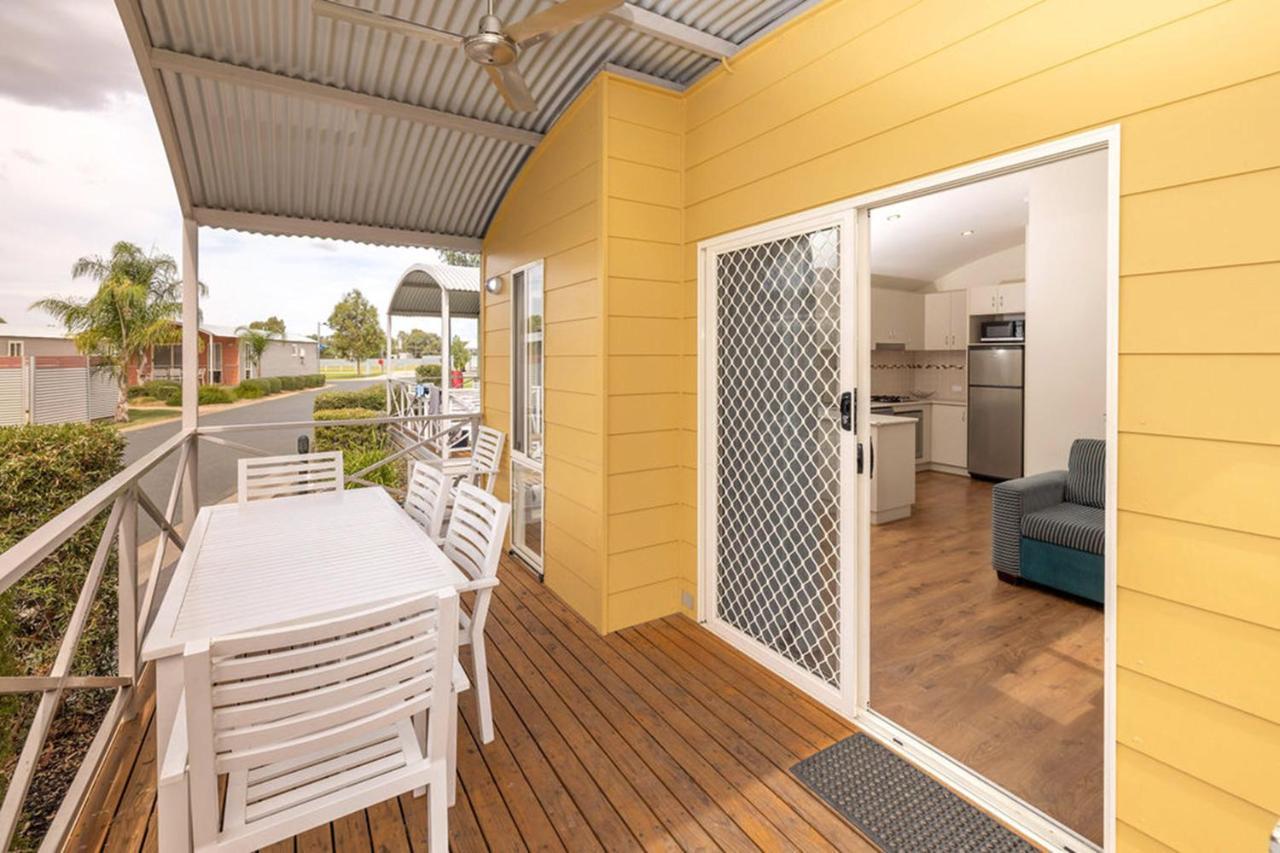 Big4 Deniliquin Holiday Park Bagian luar foto