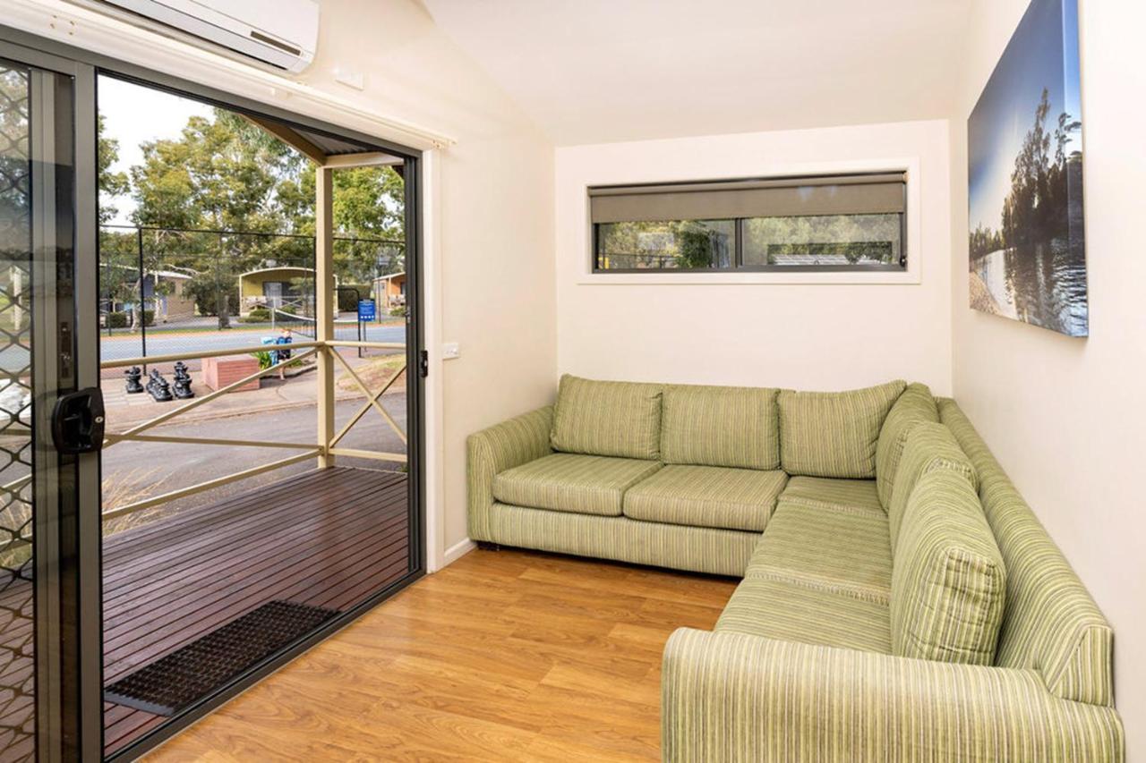 Big4 Deniliquin Holiday Park Bagian luar foto