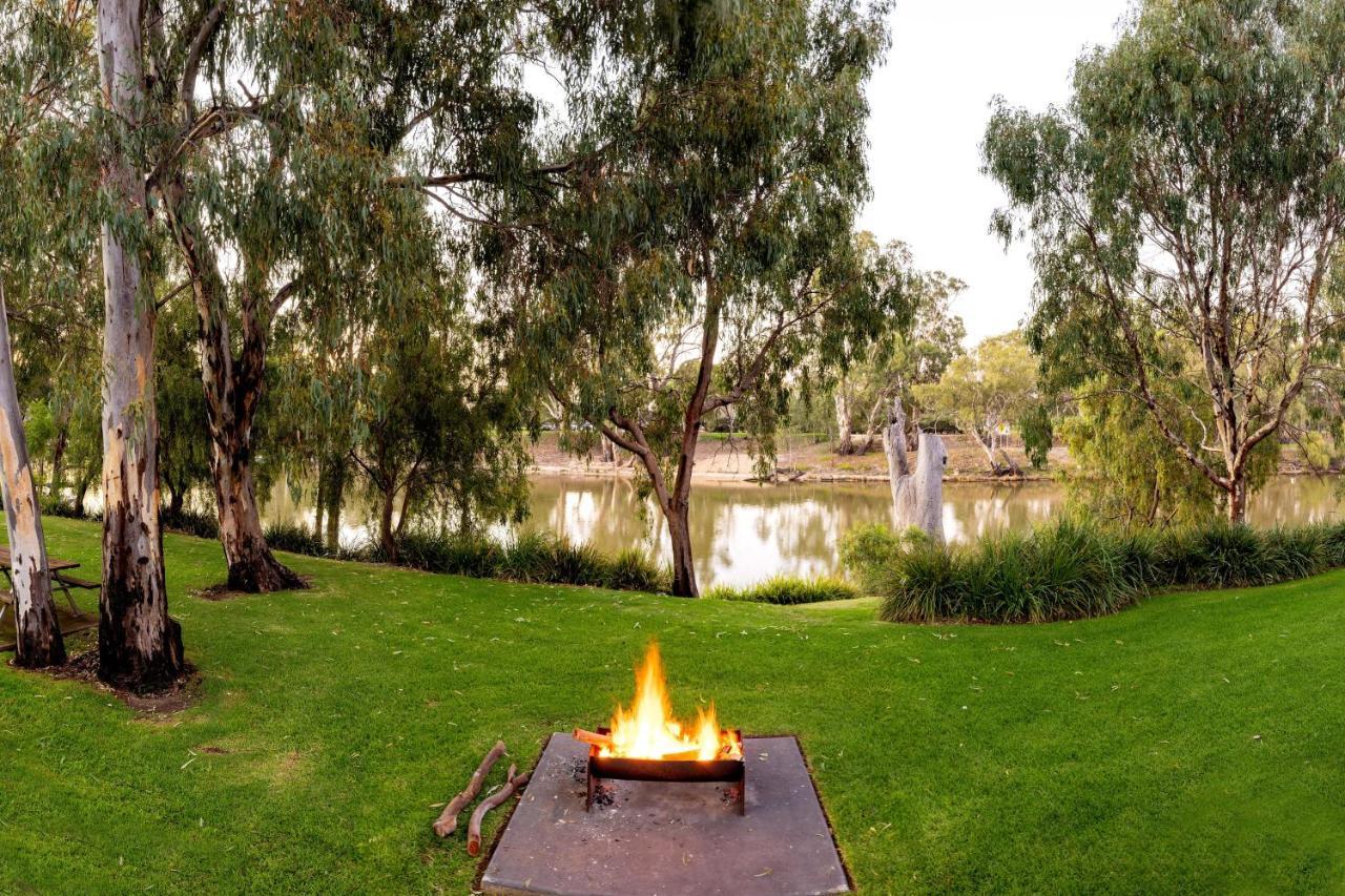 Big4 Deniliquin Holiday Park Bagian luar foto