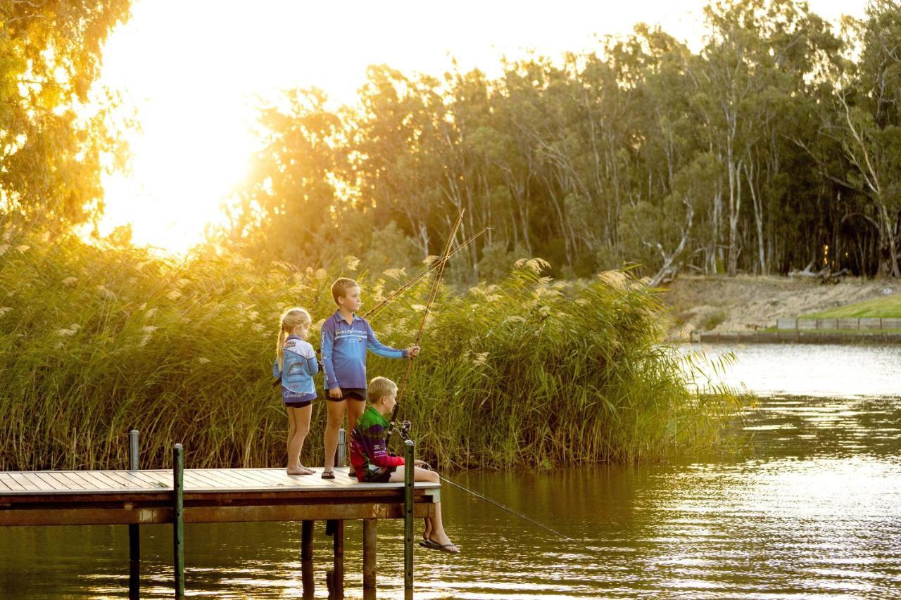 Big4 Deniliquin Holiday Park Bagian luar foto