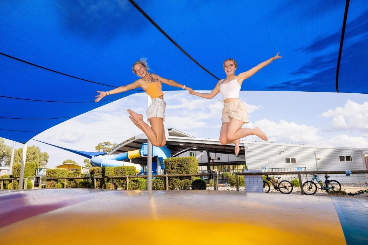 Big4 Deniliquin Holiday Park Bagian luar foto