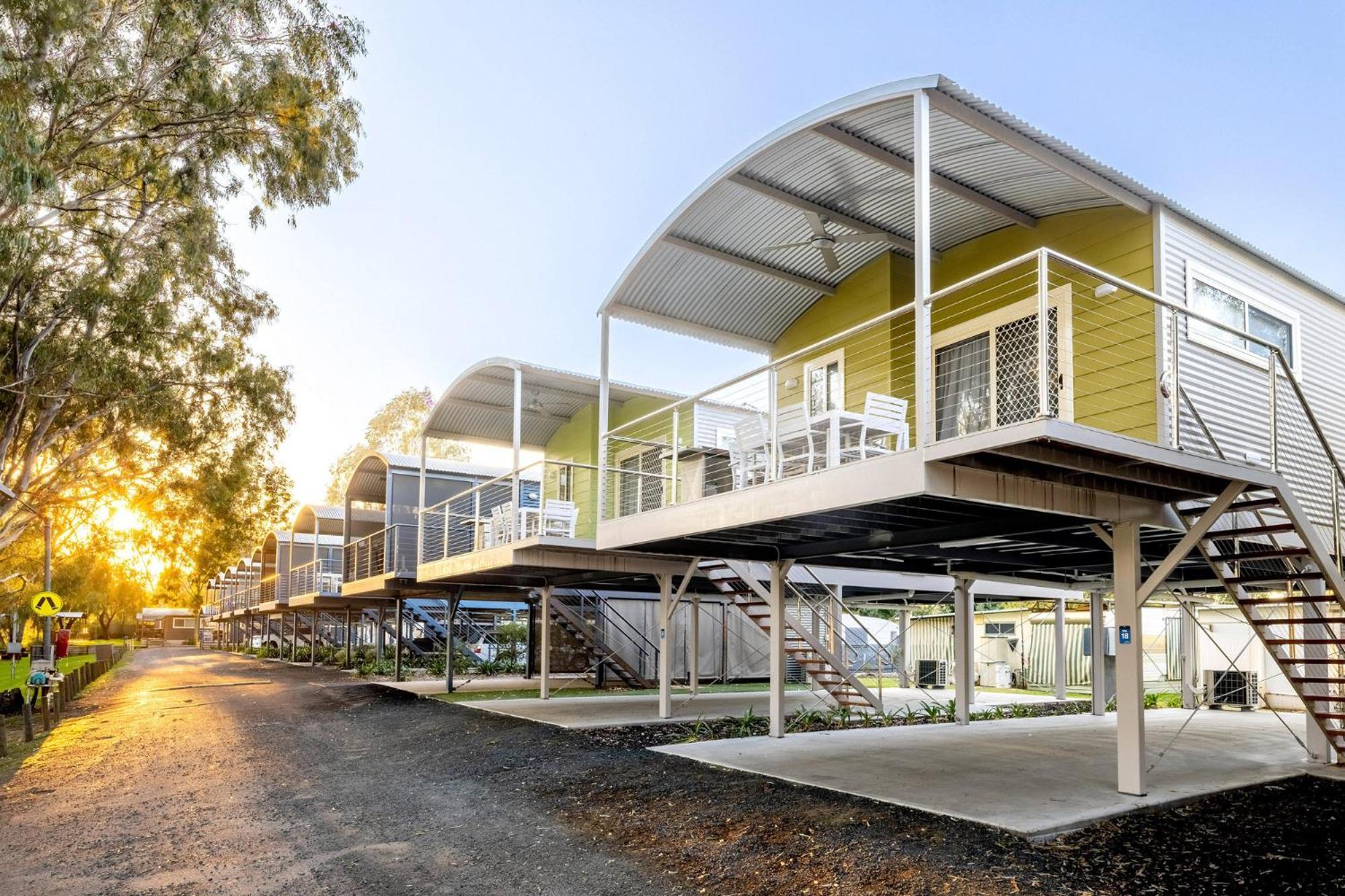 Big4 Deniliquin Holiday Park Bagian luar foto