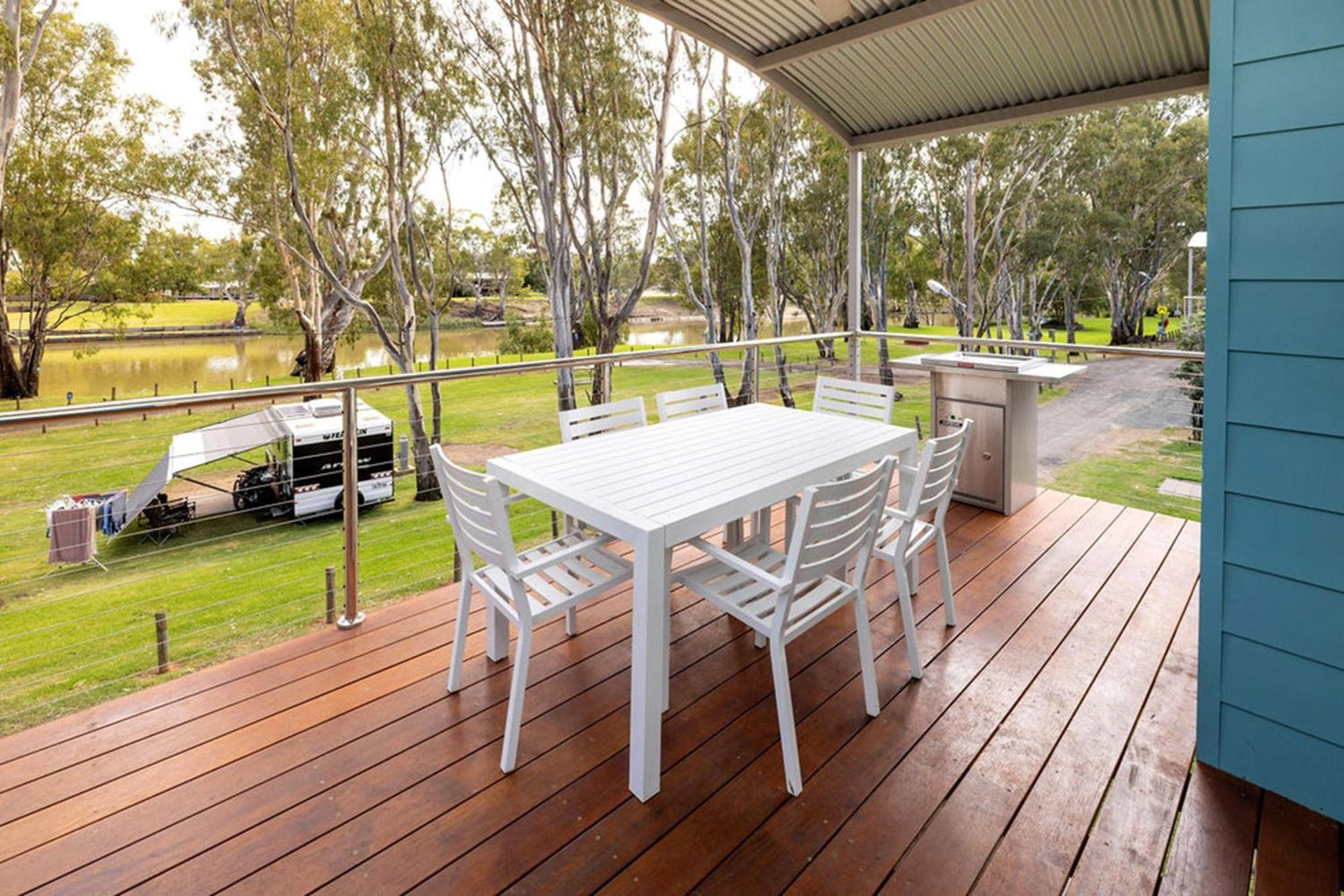 Big4 Deniliquin Holiday Park Ruang foto