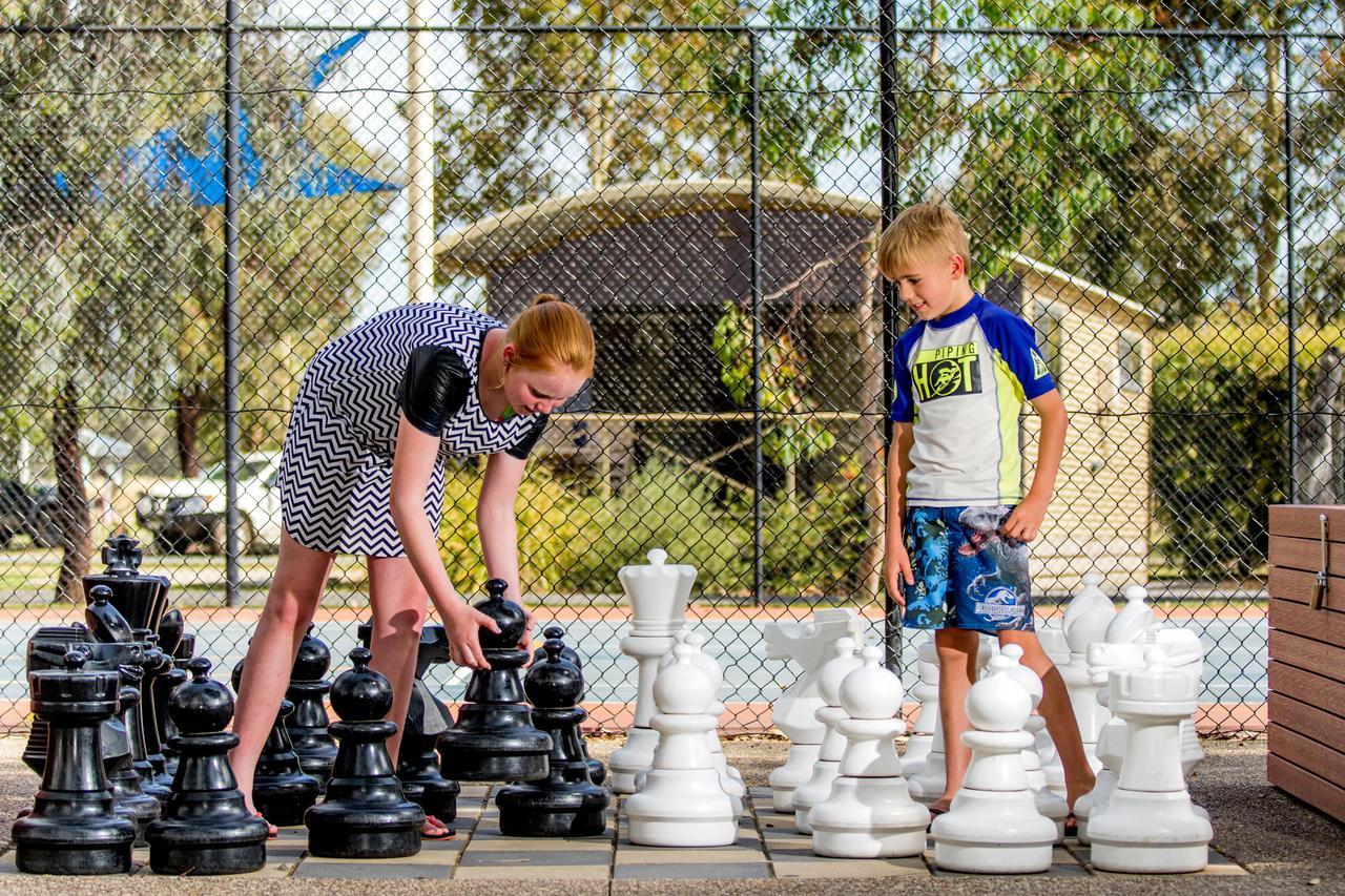 Big4 Deniliquin Holiday Park Bagian luar foto